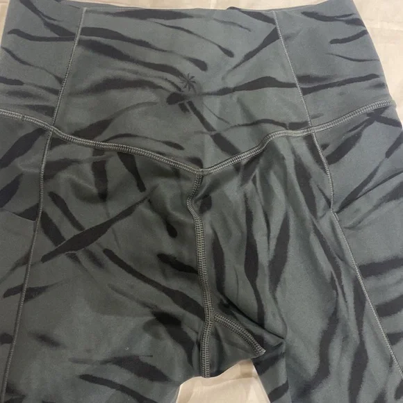 Athleta Salutation Stash Pocket 7/8 - Picture 6 of 8